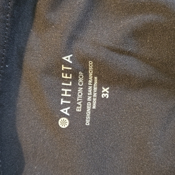 Athleta Elation Crop High Rise Shorts - Picture 5 of 5